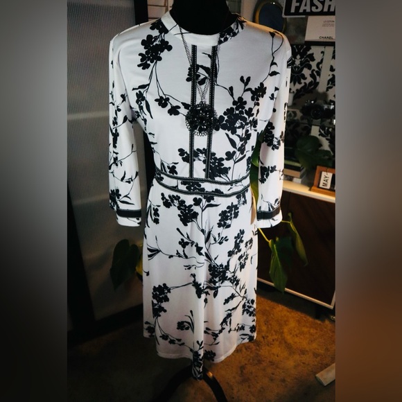 A Line Retro Dress - Picture 2 of 10